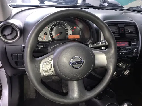 Nissan March 1.6 Advance At