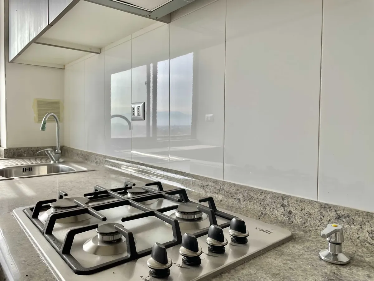 Imagen 4 de 21 de Amplio Dpto. 3d 2b 1e 1b Av. Ecuador (102448)