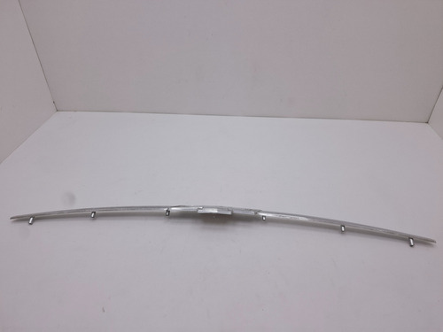 Friso Cromado Grade Emblema Gm Corsa 2011 2012 2013 2014 15
