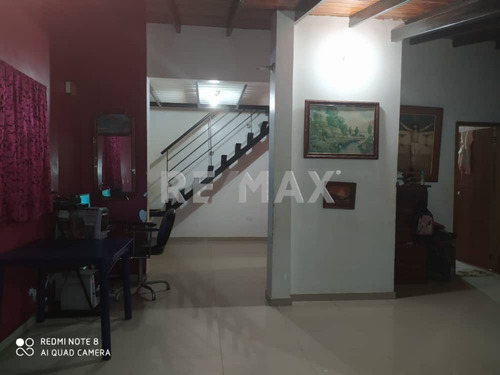 Imagen 2 de 3 de Casa En Urbanización Privada Doña Ondina Av. Cancamure
