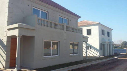 Imagen 9 de 15 de Casa En Venta En Saravi Village Pilar, G.b.a. Zona Norte