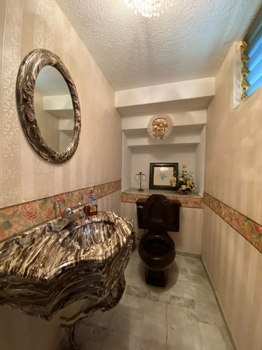 Casa En Venta, Lomas De La Hacienda, 3 Recámaras.