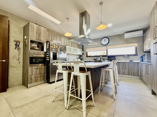 Casa En Condominio 5d+4b+servicio