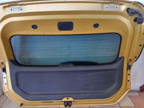 Quinta Puerta Chevrolet Aveo Hactchback 2024 Trasera Amarillo (Usado)