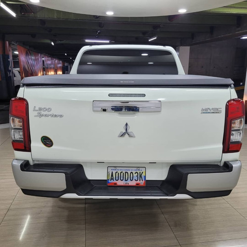 Imagen 6 de 9 de Mitsubishi L200 2021