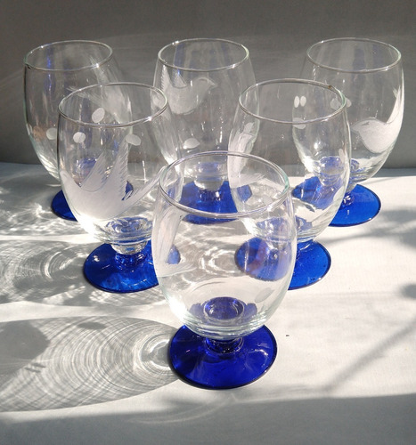 Juego De Copas Para Cerveza. Vidrio Transparente Base Azul