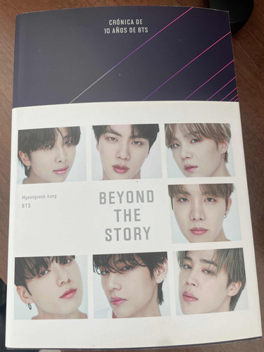 Libro Biografía Autorizada De Bts  En Español Pasta Blanda