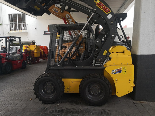 Minicargador Bobcat New Holland L218 Demo