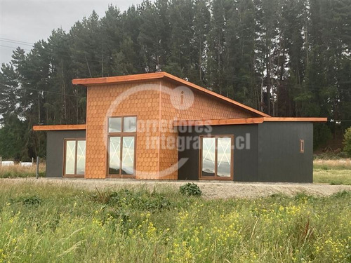 Casa En Venta De 2 Dorm. En Frutillar