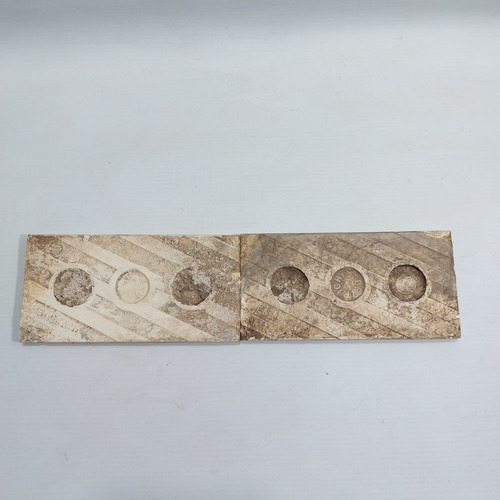 Antiguas Guarda De Mayólica En Relieve Floral Set X 2 7147 (Usado)