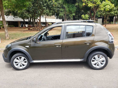 Renault Sandero Stepway 1.6 16v Hi-flex Aut. 5p 2014