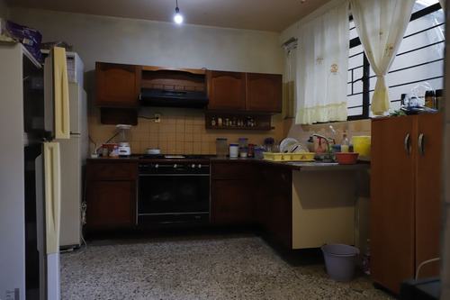Casa Para Remodelar En Venta A Espaldas De Centro Medico Siglo Xxl