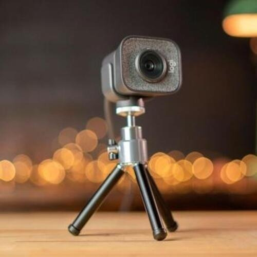 Imagen 3 de 5 de Streamcam Logitech + Micrófono Blue Yeti