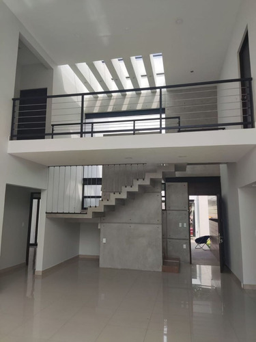 Casa En Venta En El Fraccionamiento Burgos Bugambilias
