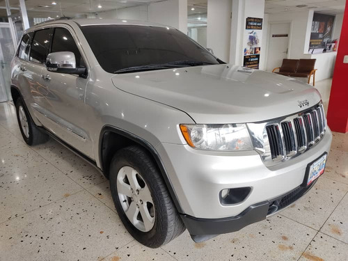 Imagen 2 de 11 de Jeep Grand Cherokee Limited 4x2