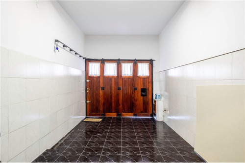 Venta Casa 6 Amb.villa Devoto Garage Quincho Playr