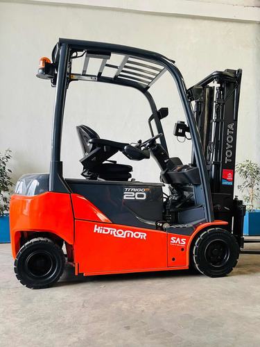 Imagen 7 de 8 de Autoelevador Toyota Electrico 2tn Desplazador