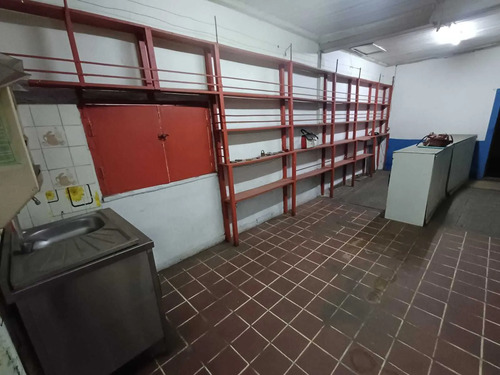 Vende Local Comercial 281/291 M2 (121286)
