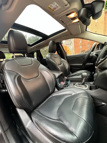 Jeep Cherokee 3.2 Longitude Plus