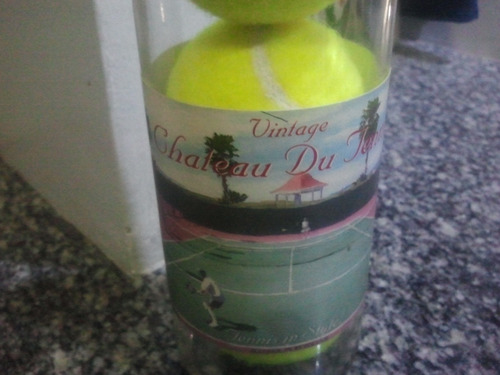 Imagen 2 de 6 de Botella Con Pelotas De Tennis Inside 10 Verdes