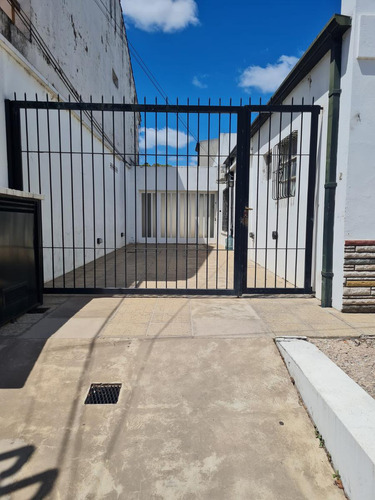 Departamento En Alquiler En Lujan Colon 642