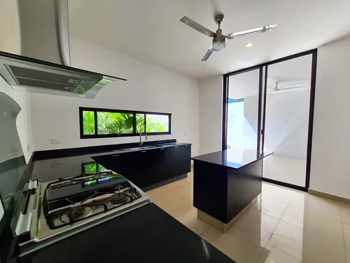 Casa En Renta De 3 Recámaras Y Piscina En Privada San José Tulipanes
