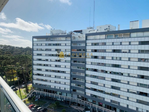 Departamento En Piso Alto Bellagio Con Vista Al Mar!!- Ref: 3480