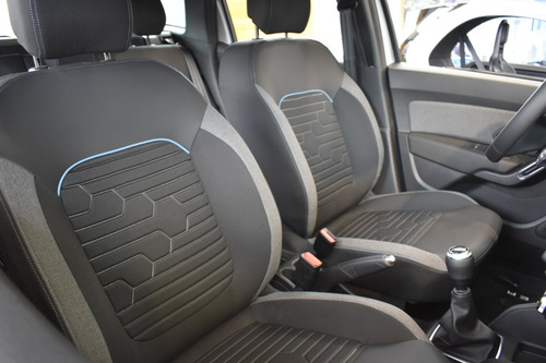 Imagen 14 de 15 de Renault Duster Iconic 4x4