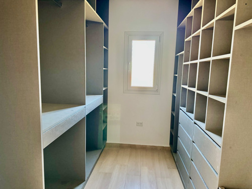 Venta De Casa A Estrenar En Barrio Cerrado Village Joven