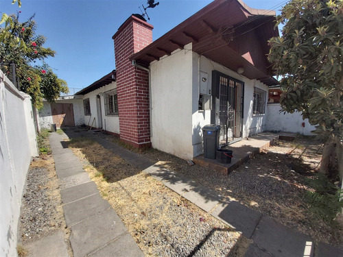 Casa En Venta De 3 Dorm. En San Joaquín