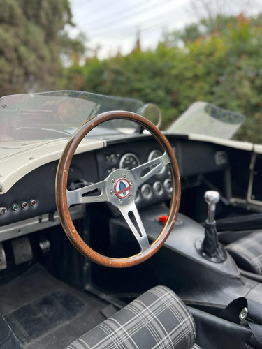Ford Cobra V8