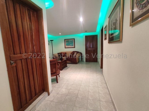 Gjg 25-10982 Vende Espacioso Apartamento 133 Mts2 Urb San Isidro Maracay