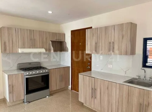 Casa En Venta En Britania La Calera, Puebla.