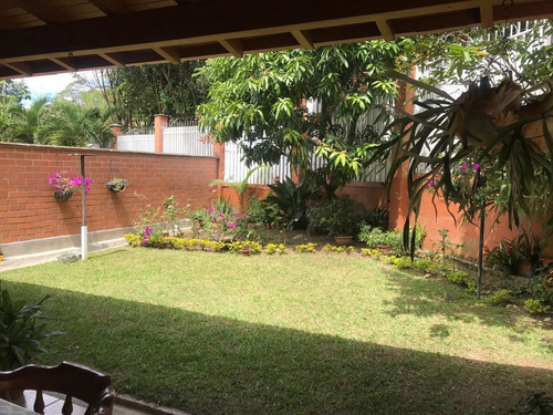 Imagen 7 de 14 de Venta: Casa Con Jardín En La Loma Del Escobero Cerca De City Plaza