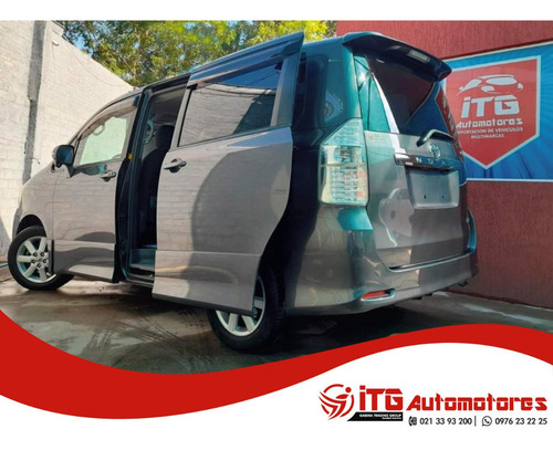 Imagen 8 de 9 de Toyota Noah 2007 - Versión Si