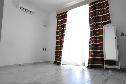 Departamento En Renta Amueblado, 2 Recamaras, Arbolada, Av. Huayacán, Cancún