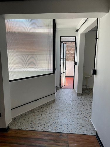 Arriendo Casa Remodelada En Comuna De Santiago