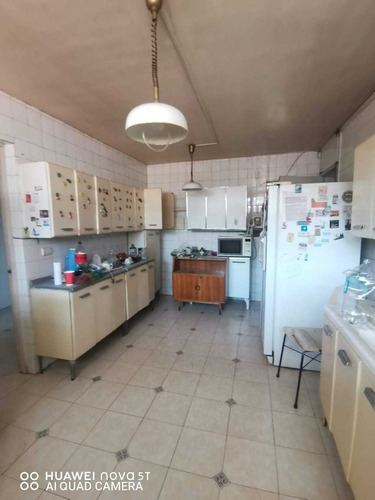 Se Vende Casa En Ñuñoa De 210m2,4d,3b,2e (101315)