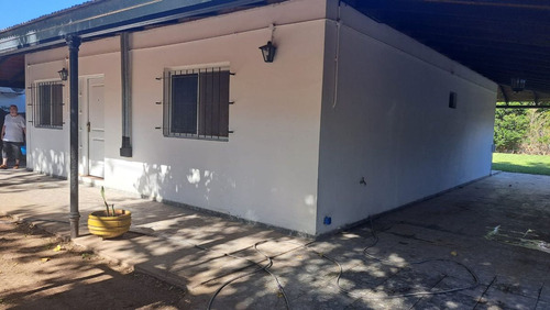 Venta Casa Dos Dormitorios, Pileta - Funes
