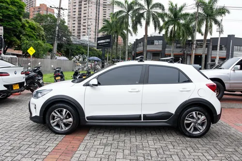 Kia Tonic Vibrant 1.6 At 4x2 2021