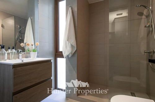 Departamento En Arriendo De 2 Dorm. En Las Condes