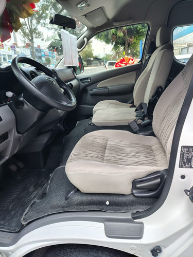 Nissan Urvan 2.5 15 Pas Amplia Aa Mt