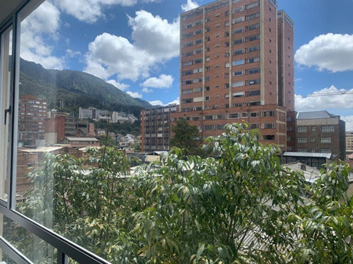 Apartamento En Venta En Bogotá Centro. Cod 12031