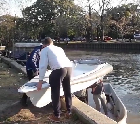 Imagen 14 de 15 de Canobote Caiman 420 Matriculable Pesa 70 Kg