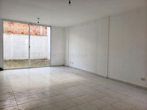 Imagen 3 de 30 de Casas En Venta Av Intercomunal Cabudare 21-11981 /m