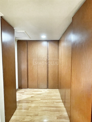 Casa En Venta De 5 Dorm. Mas Servicio En Sector Santa Esther