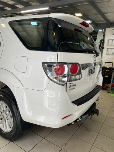 Toyota Hilux SW4 2.7 Srv Cuero Vvti 4x2 4at 7 As - C4