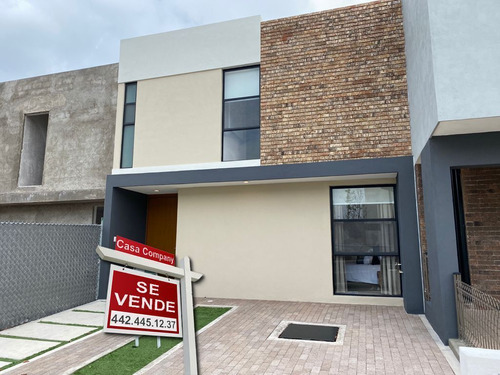 Se Vende Casa En Zibatá, Sótano Jardín, 3 Recamaras, Alberca