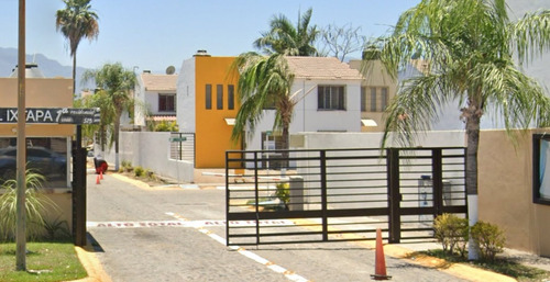 Casa En Remate Bancario En C. Estereo Las Tapias, Fracc. Real Ixtapa, Puerto Vallarta, Jalisco (60% Descuento, Posesión Inmediata) ¡gran Oportunidad De Inversión! - Sk12