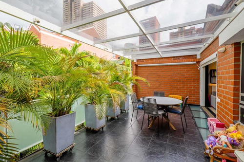 Imagen 9 de 17 de Casa En Venta En Medellín El Poblado